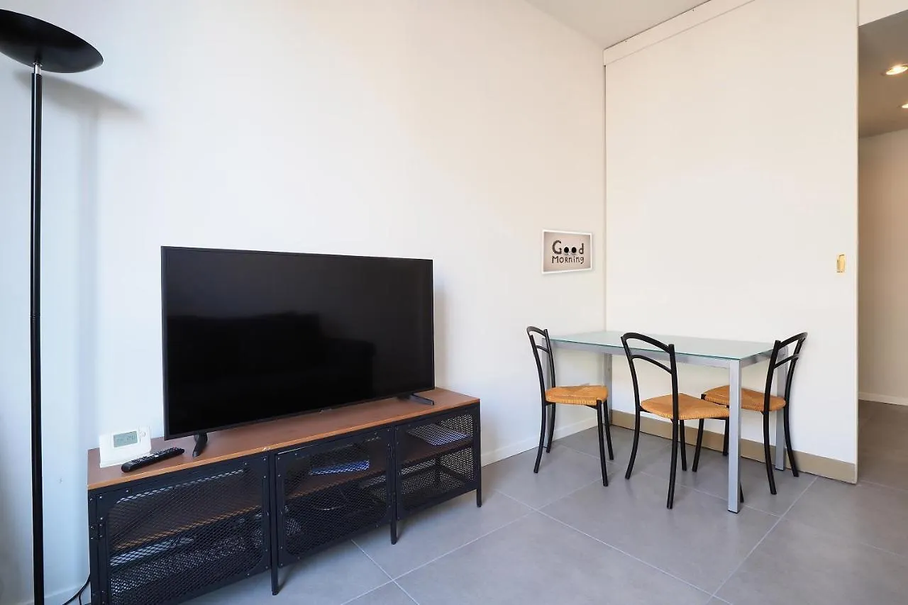 Duomo Luxury Apartment - One Bed Milan